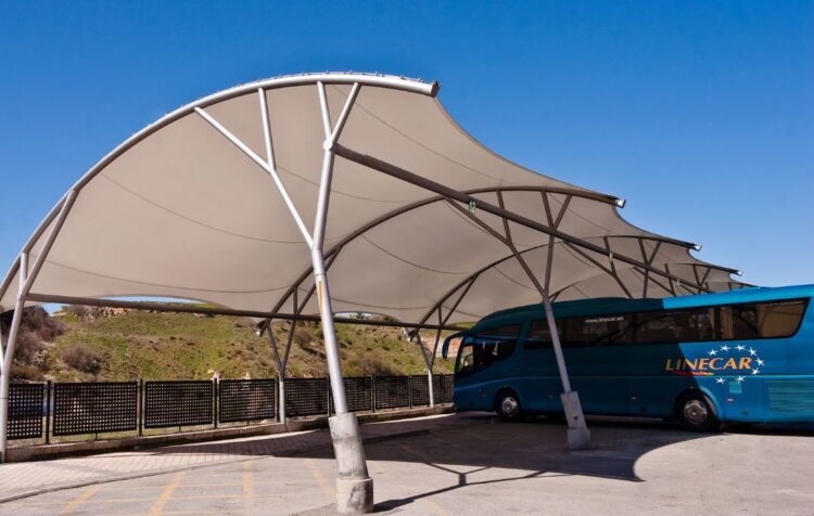 Cubiertas textiles para aparcamientos con estructura metálica para autobuses